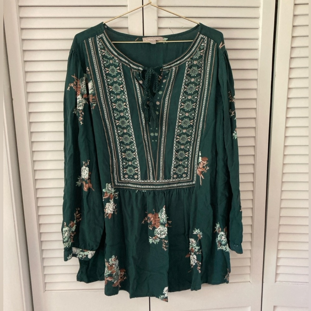 Woman Within Green and White Embellished Rayon Tunic with Bib Collar 22/24 3X